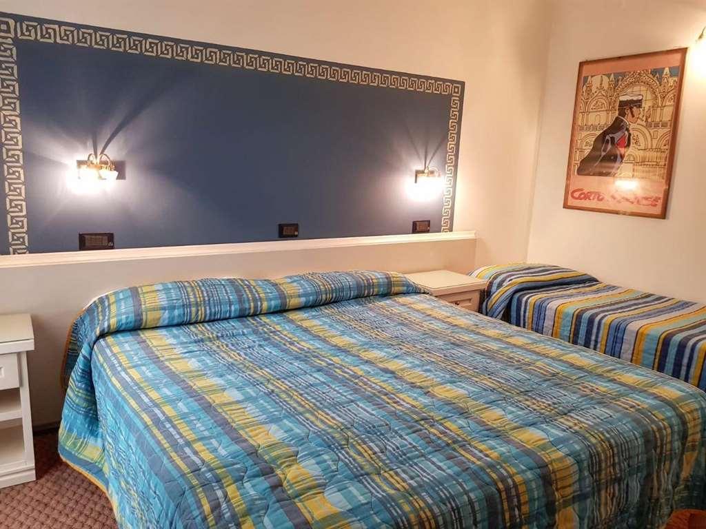 Il Grifo Hotel E Bisteccheria Toscana Montepulciano Stazione 객실 사진
